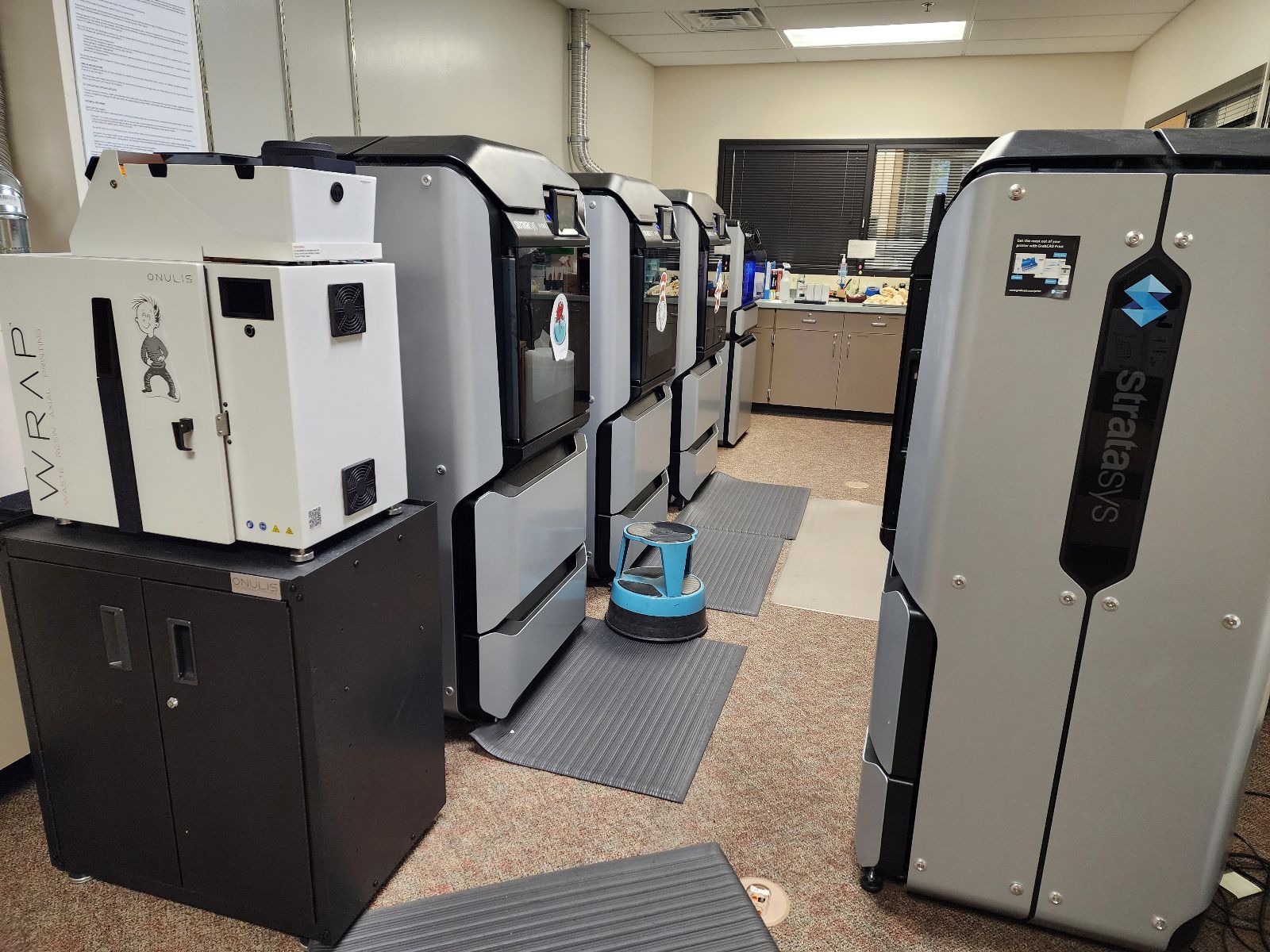 Room of 3D printers in Missouri